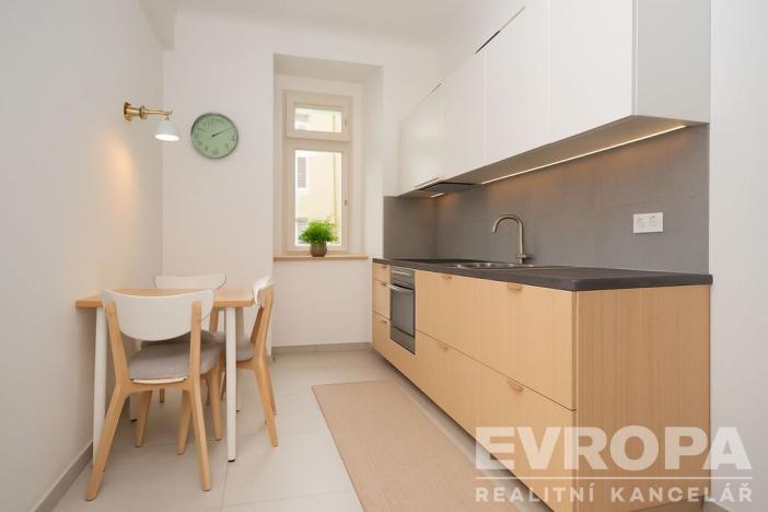 Prodej bytu 2+1, Praha - Holešovice, Schnirchova, 60 m2