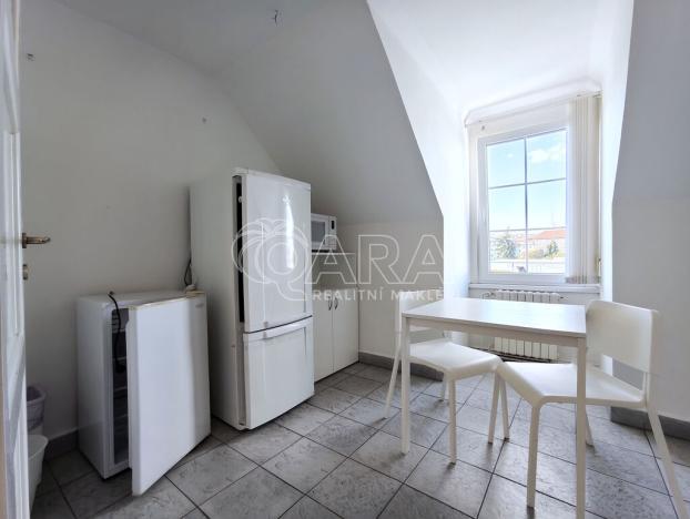 Pronájem kanceláře, Praha - Vršovice, Na louži, 101 m2