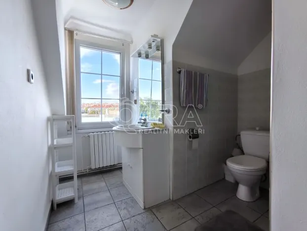 Pronájem kanceláře, Praha - Vršovice, Na louži, 101 m2