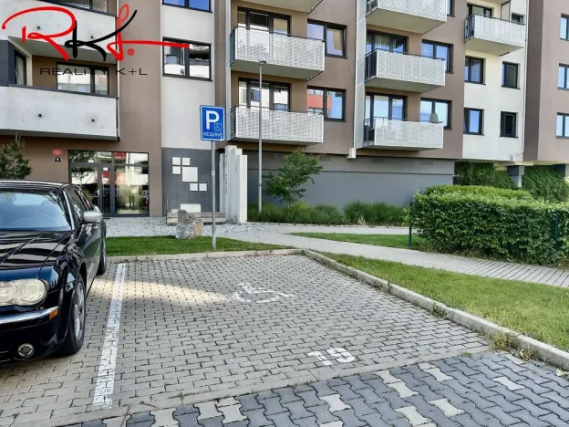 Prodej garážového stání, Praha, Honzíkova, 20 m2