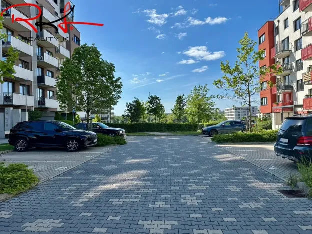 Prodej garážového stání, Praha, Honzíkova, 20 m2