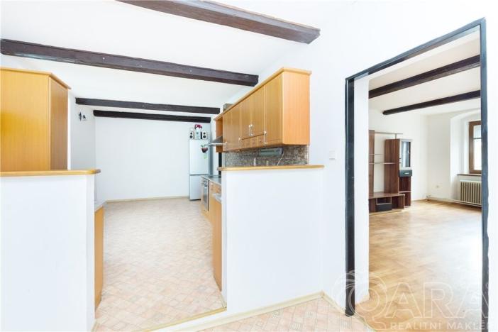 Prodej rodinného domu, Mladá Vožice, Husovo náměstí, 232 m2