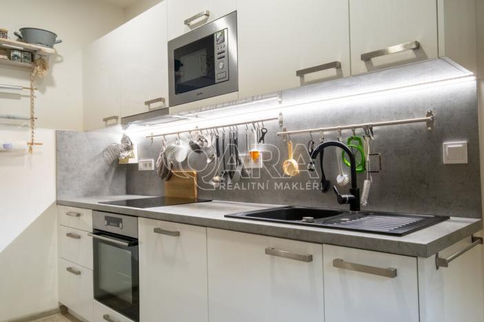 Prodej bytu 2+1, Cerhenice - Cerhýnky, 66 m2