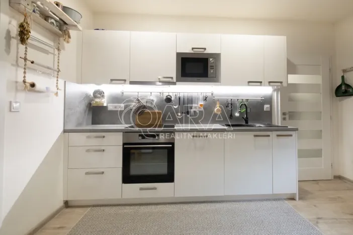 Prodej bytu 2+1, Cerhenice - Cerhýnky, 66 m2