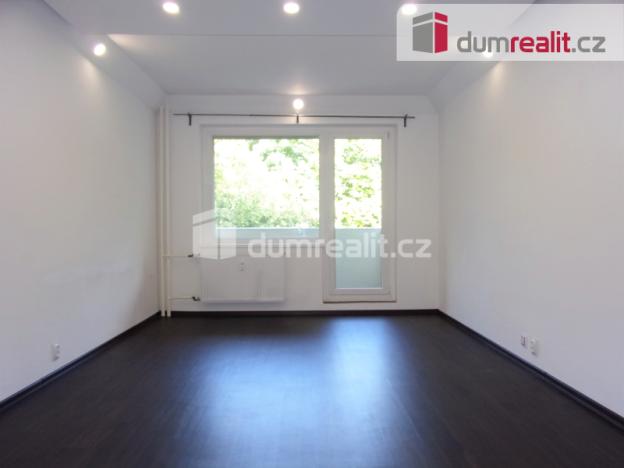 Pronájem bytu 2+1, Karlovy Vary, Charkovská, 48 m2