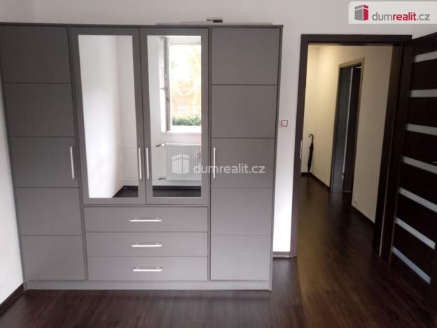 Pronájem bytu 2+1, Karlovy Vary, Charkovská, 48 m2