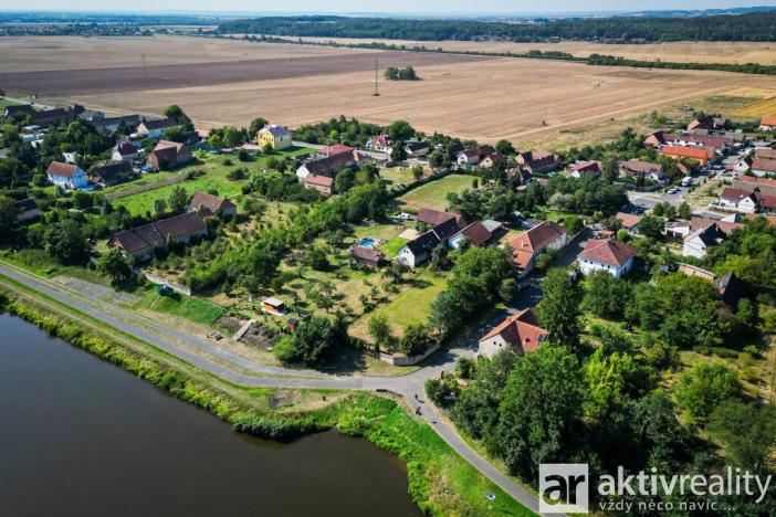 Prodej pozemku pro bydlení, Horní Počaply - Křivenice, 1690 m2