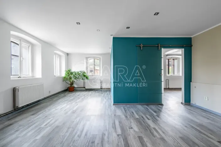 Prodej vícegeneračního domu, Žandov - Radeč, 250 m2