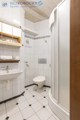 Prodej ubytování, Sněžné - Milovy, 644 m2