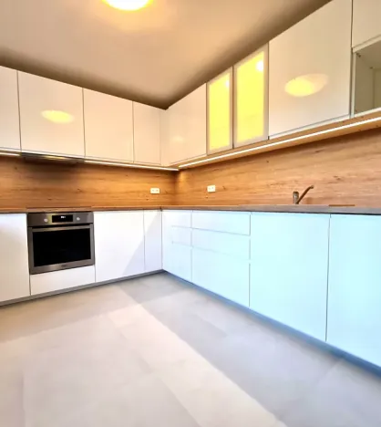 Pronájem rodinného domu, Průhonice, 350 m2