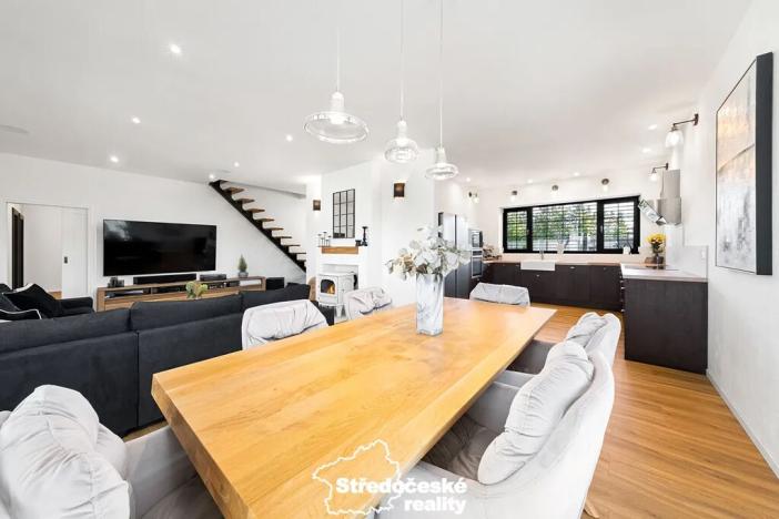 Prodej rodinného domu, Polerady, 240 m2