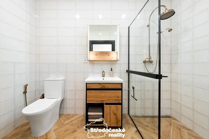 Prodej rodinného domu, Polerady, 240 m2