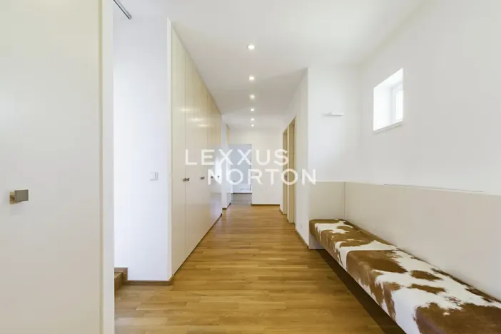 Pronájem bytu 6+kk a větší, Praha - Nové Město, Novomlýnská, 269 m2