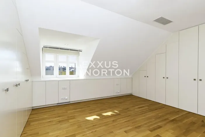 Pronájem bytu 6+kk a větší, Praha - Nové Město, Novomlýnská, 269 m2
