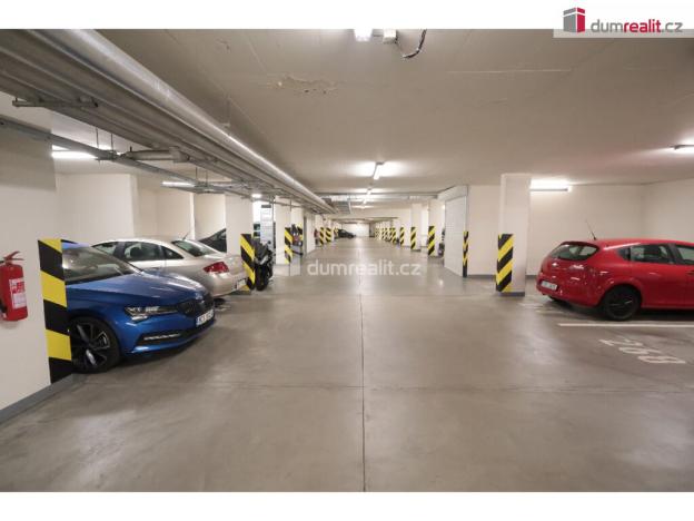 Pronájem garáže, Praha - Kunratice, Merhoutova, 15 m2