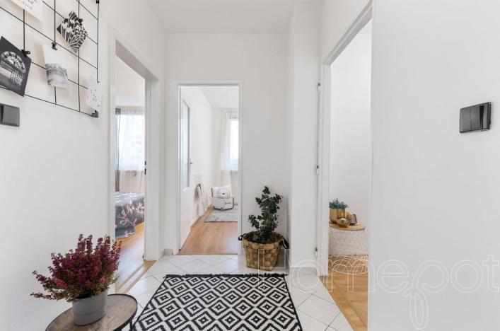 Pronájem bytu 3+1, Praha, Hviezdoslavova, 55 m2