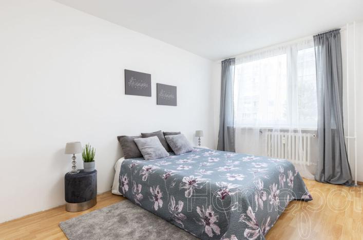 Pronájem bytu 3+1, Praha, Hviezdoslavova, 55 m2