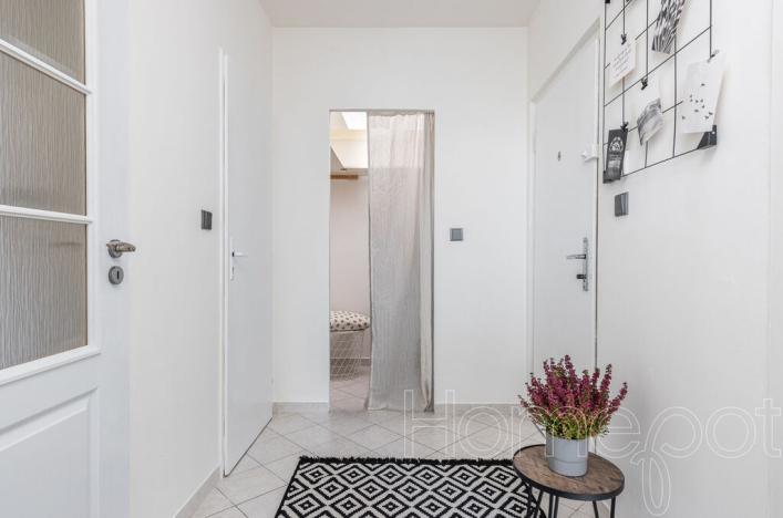 Pronájem bytu 3+1, Praha, Hviezdoslavova, 55 m2