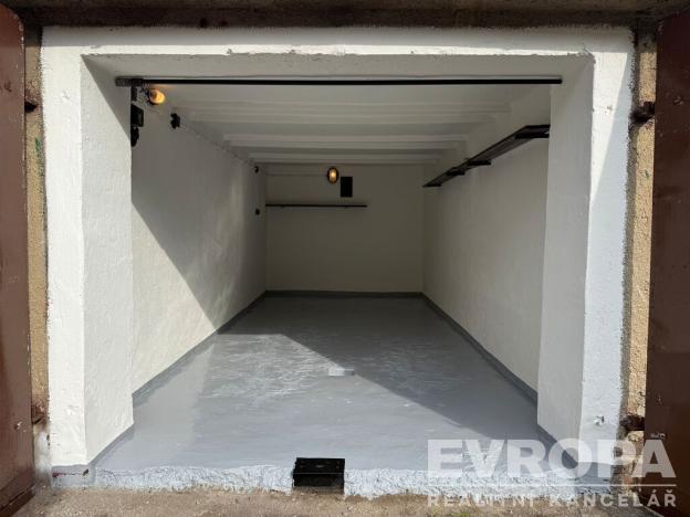 Prodej garáže, Praha, Lužanská, 18 m2