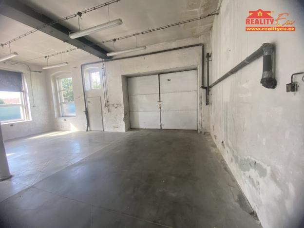 Pronájem výrobních prostor, Česká Skalice, Křenkova, 4200 m2