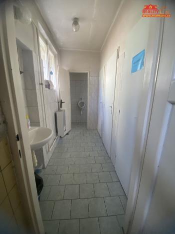 Pronájem výrobních prostor, Česká Skalice, Křenkova, 4200 m2