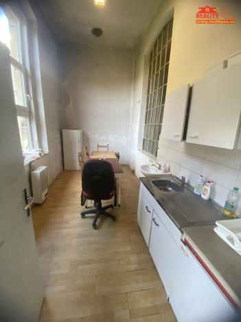 Pronájem výrobních prostor, Česká Skalice, Křenkova, 4200 m2