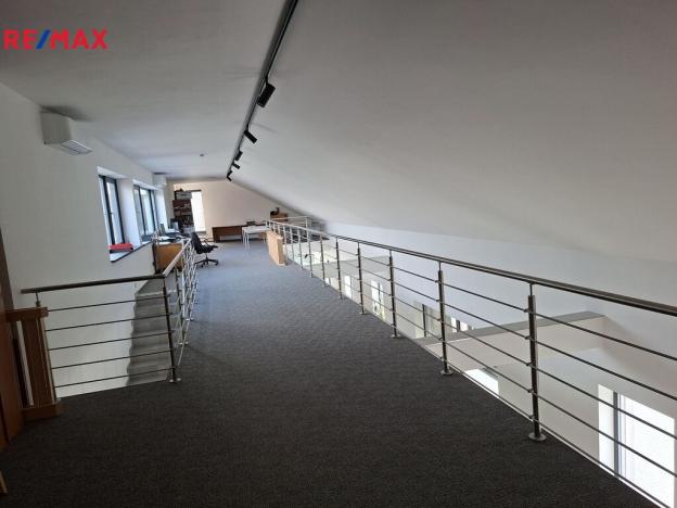 Pronájem obchodního prostoru, Měnín, 444 m2