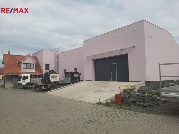 Pronájem obchodního prostoru, Měnín, 444 m2