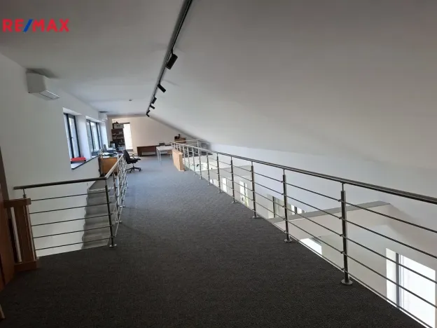 Pronájem obchodního prostoru, Měnín, 444 m2