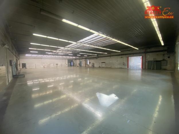 Pronájem skladu, Česká Skalice, Křenkova, 4200 m2