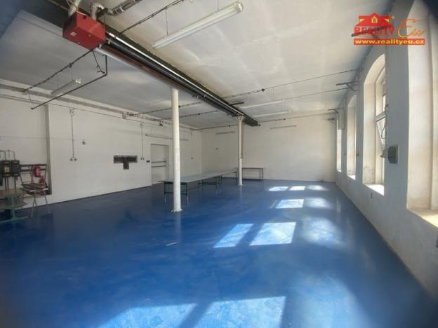 Pronájem skladu, Česká Skalice, Křenkova, 4200 m2