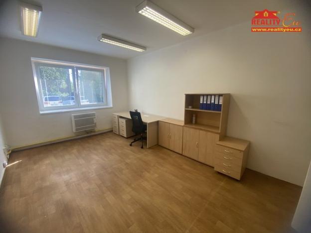 Pronájem skladu, Česká Skalice, Křenkova, 4200 m2