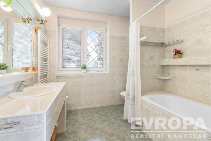 Prodej rodinného domu, Kamenice - Nová Hospoda, Na Vyhlídce, 380 m2