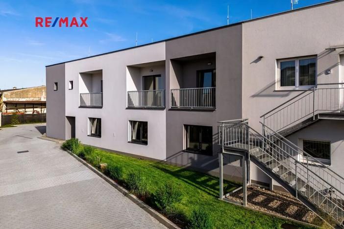 Prodej bytu 1+kk, Praha - Uhříněves, Douchova, 30 m2