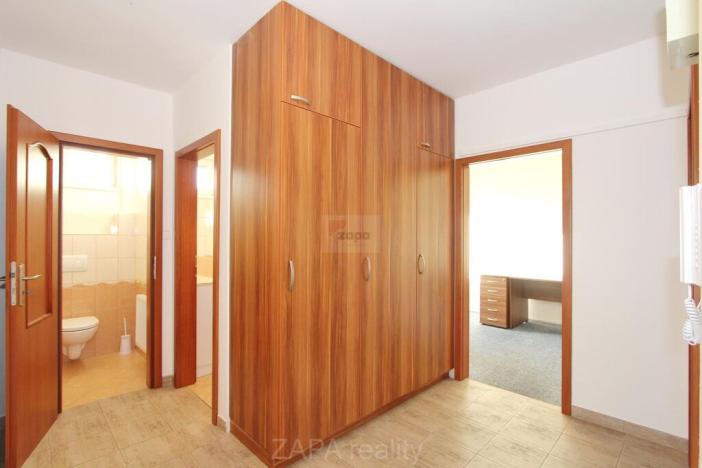 Pronájem kanceláře, Praha - Smíchov, U Plátenice, 100 m2