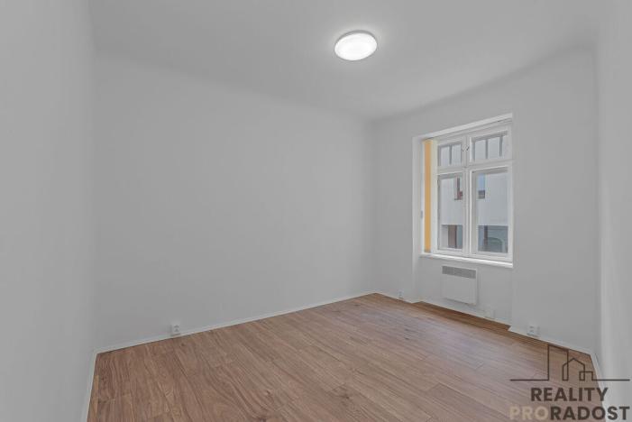 Pronájem bytu 2+kk, Znojmo, Kollárova, 30 m2
