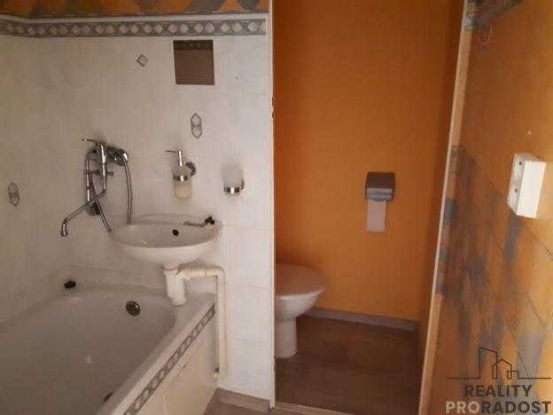 Pronájem bytu 1+kk, Děčín, Kamenická, 20 m2