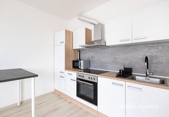 Pronájem bytu 1+kk, Praha - Kbely, Sedlářova, 34 m2