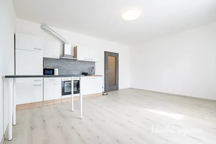 Pronájem bytu 1+kk, Praha - Kbely, Sedlářova, 34 m2