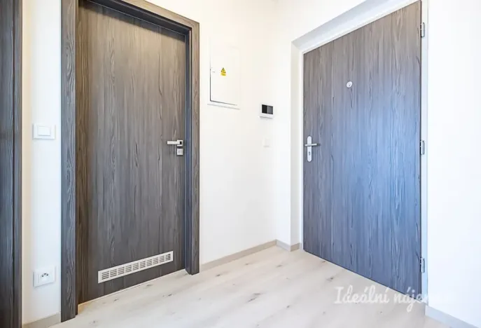 Pronájem bytu 1+kk, Praha - Kbely, Sedlářova, 34 m2