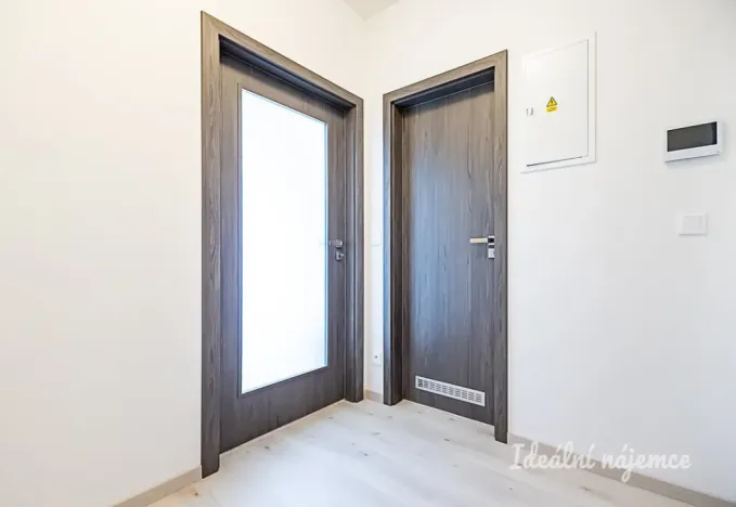 Pronájem bytu 1+kk, Praha - Kbely, Sedlářova, 34 m2