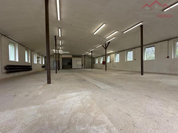 Pronájem výrobních prostor, Březno - Střezov, 1200 m2