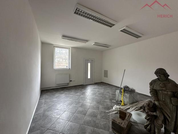 Pronájem výrobních prostor, Březno - Střezov, 1200 m2