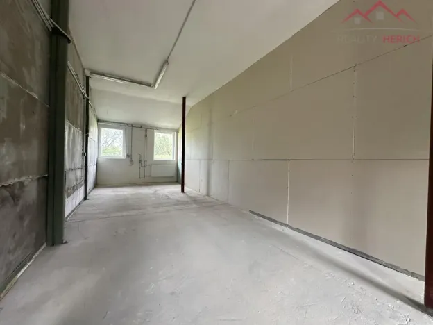 Pronájem výrobních prostor, Březno - Střezov, 1200 m2