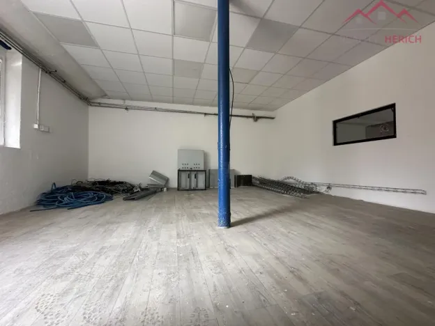 Pronájem výrobních prostor, Březno - Střezov, 1200 m2