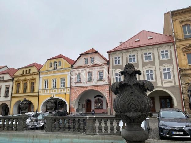 Pronájem bytu 2+kk, Kadaň, Mírové náměstí, 52 m2