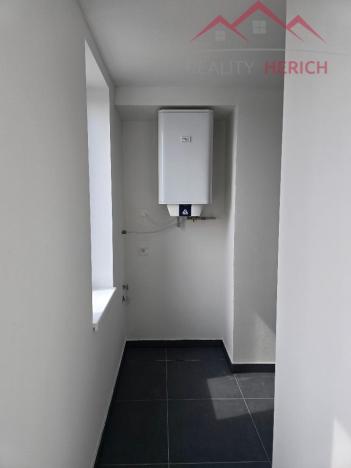 Pronájem bytu 1+kk, Chomutov, Žižkovo náměstí, 34 m2