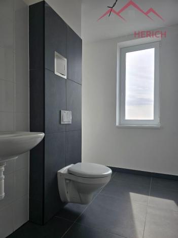 Pronájem bytu 1+kk, Chomutov, Žižkovo náměstí, 34 m2