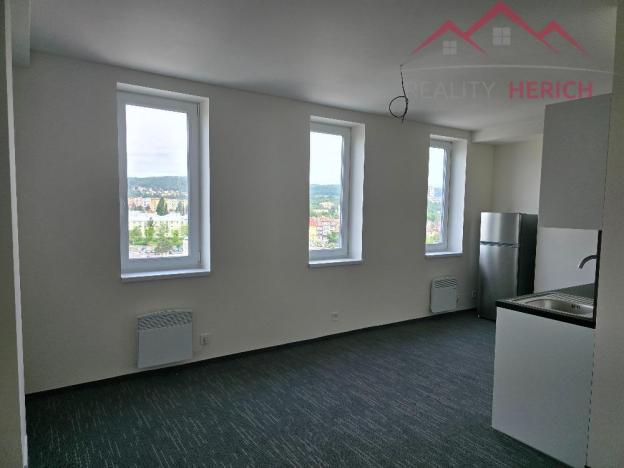 Pronájem bytu 1+kk, Chomutov, Žižkovo náměstí, 27 m2