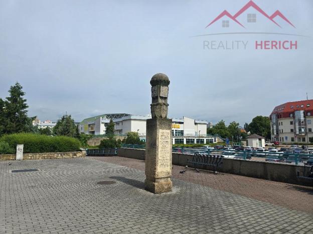 Pronájem bytu 1+kk, Chomutov, Žižkovo náměstí, 27 m2